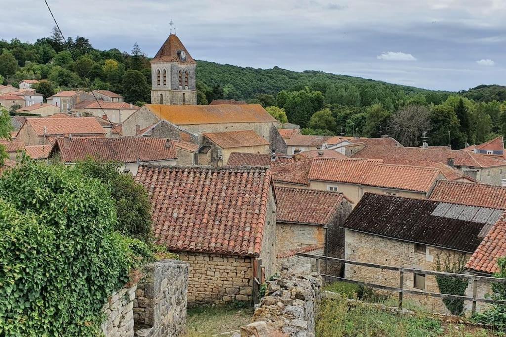 Gite Coquille Saint Jacques Villa Nanteuil-en-Vallée Dış mekan fotoğraf